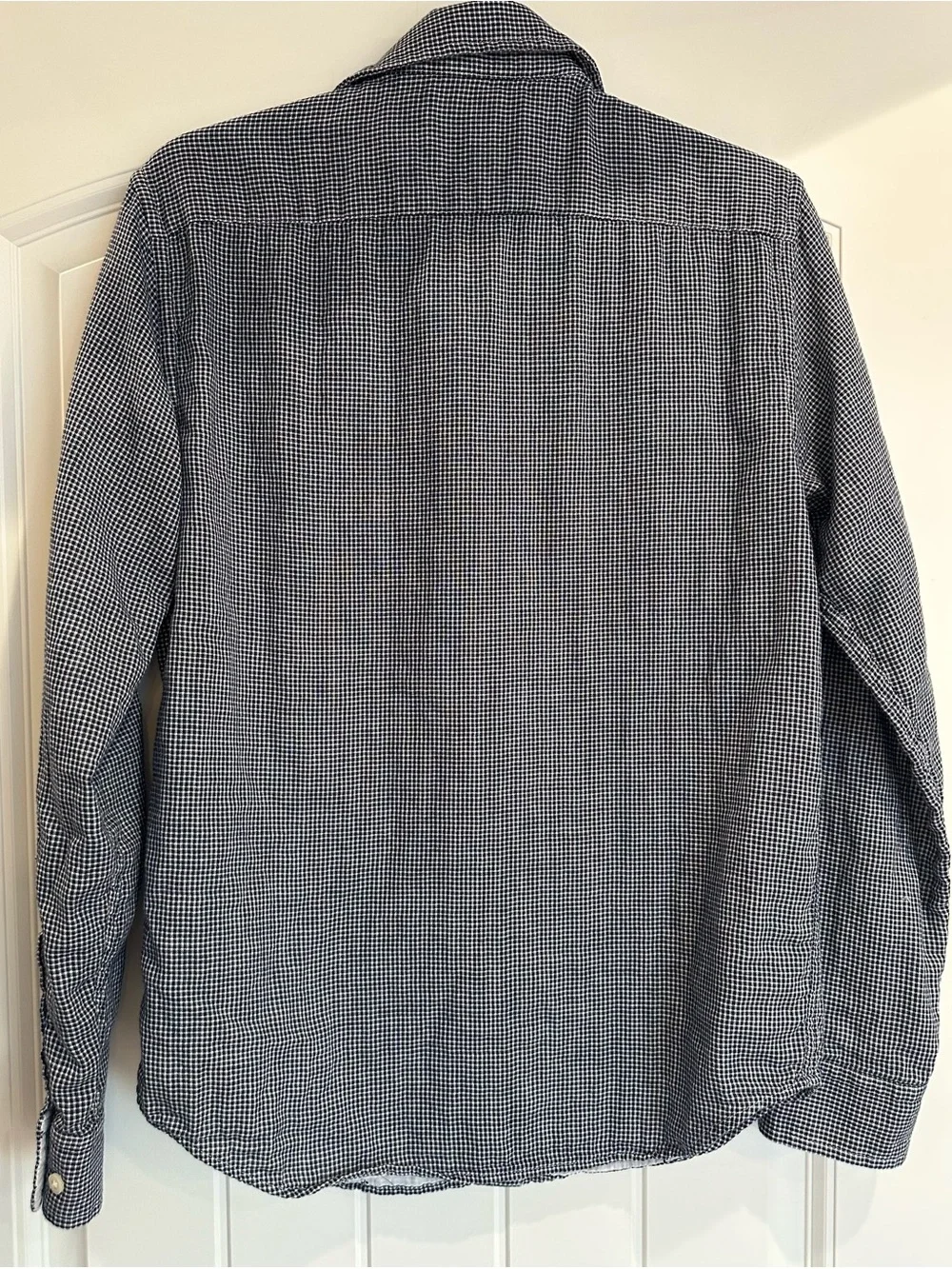 Banana Republic Men's Untucked Fit Button-Down Shirt Small Navy & White Check